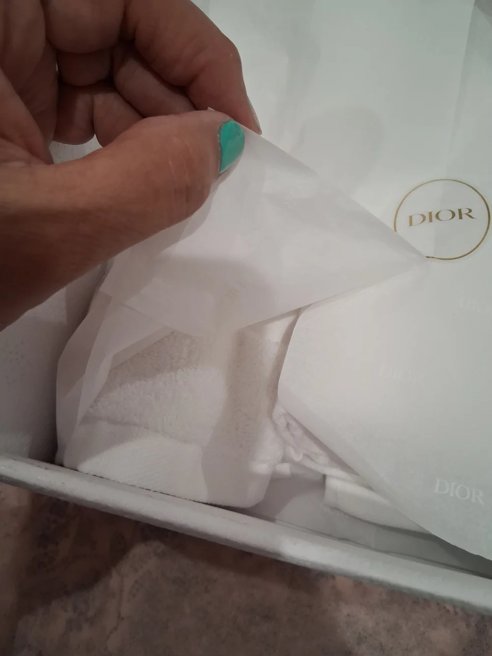 Dior GWP Beauty White Embroidered Towel Set.New